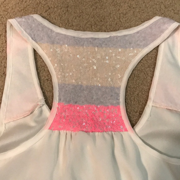 White tank top - Picture 3 of 3